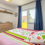 Sunny Apartment Ili Near Amfiteatar