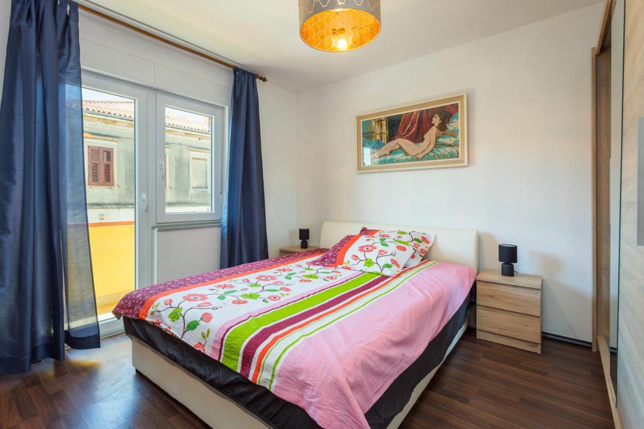 Apartment Sunny Ili Near Amfiteatar
